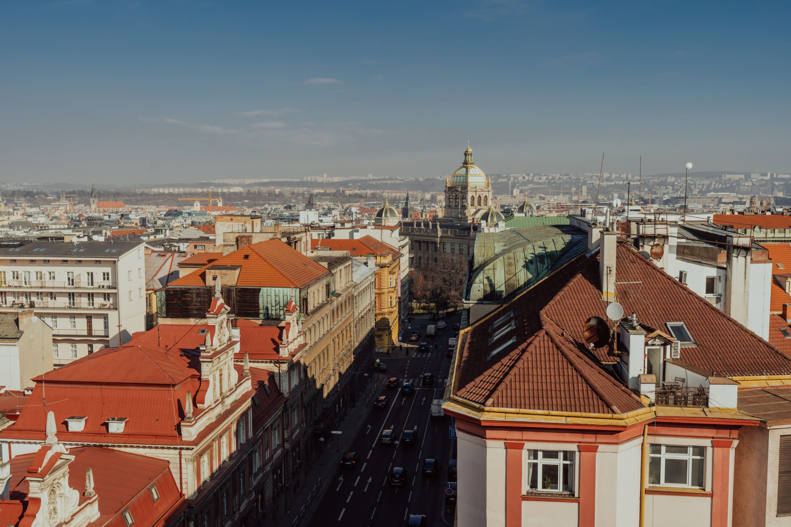 Weekendowa wycieczka do Pragi ze Szklarskiej Poręby – Co zjeść, co zobaczyć i jak zaplanować roślinną podróż po czeskiej stolicy